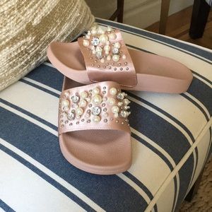 Steve Madden Rosé Pool Slides